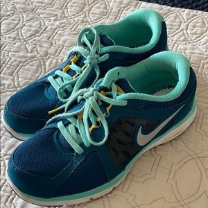 Nike runner shoes